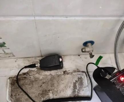 嘉陵屋顶漏水维修公司分享下卫生间漏水的危害及解决方法